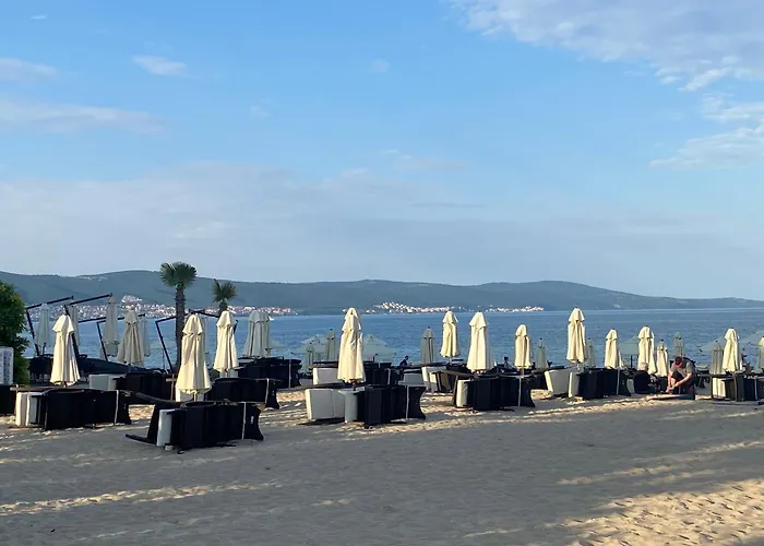 Anita B16 Sunny Apartment *